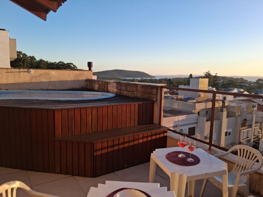 Casa Alto Padr�o - Venda - Guaruj� - Porto Alegre - RS