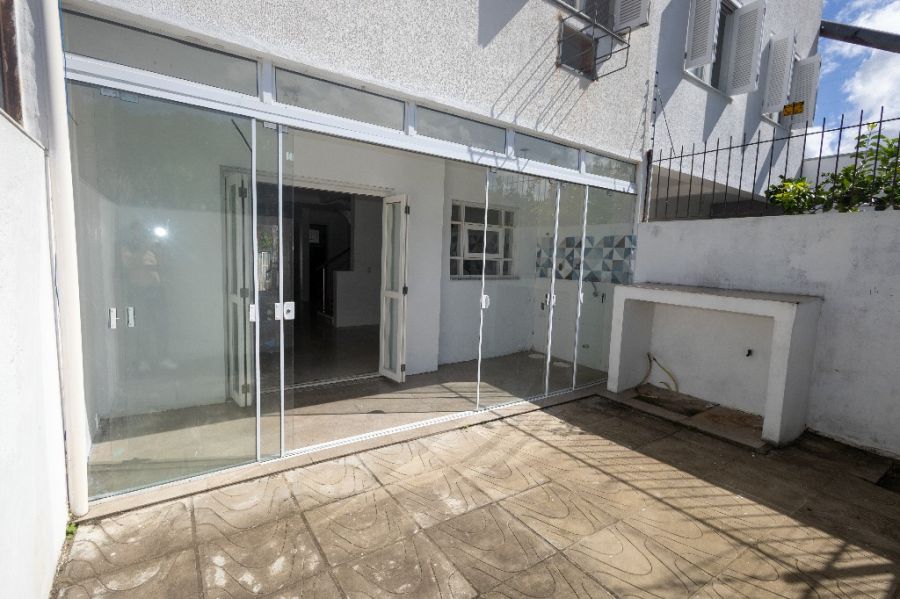 �rea de servi�o c/ blindex